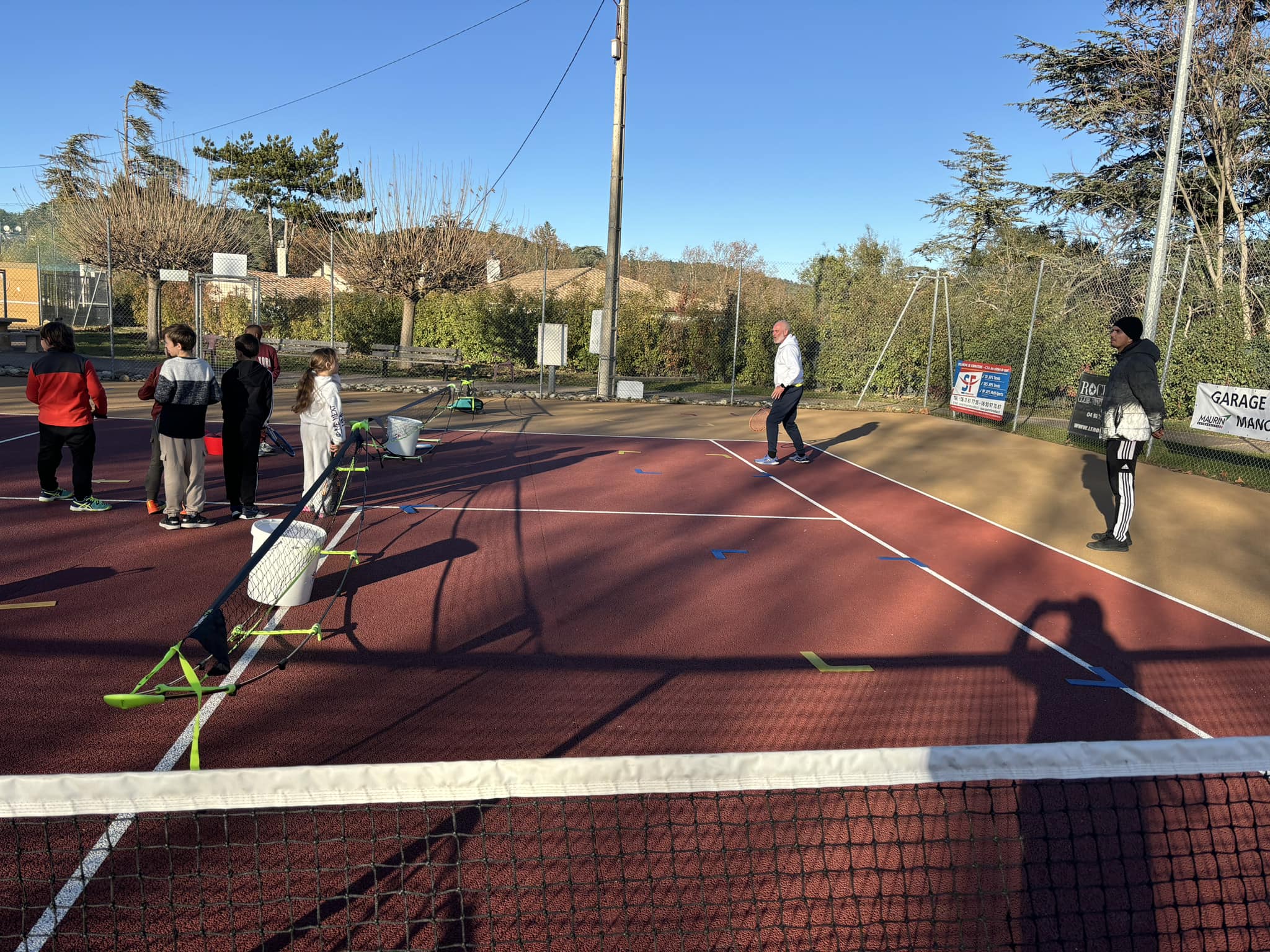 Les enfants au cœur du tennis à Gréoux-les-Bains !